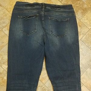 Maurices jeans